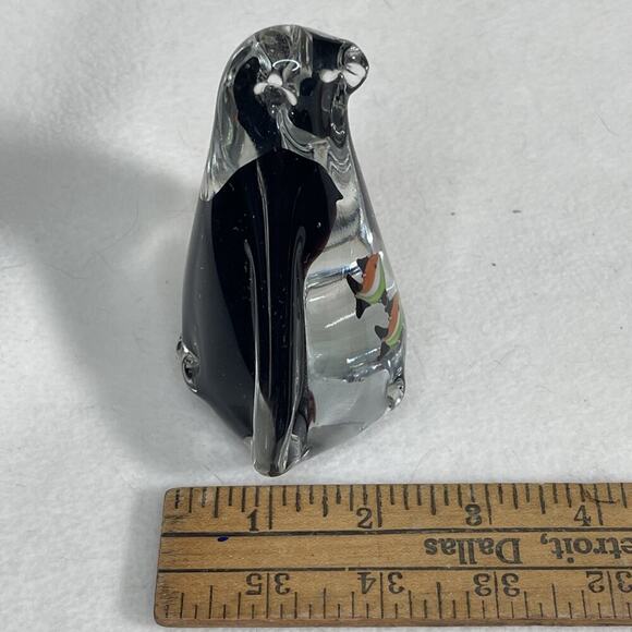 Penguin Art Glass Figurine Hand blown Vintage-Black/ Clear with Colorful Fish - Picture 8 of 9